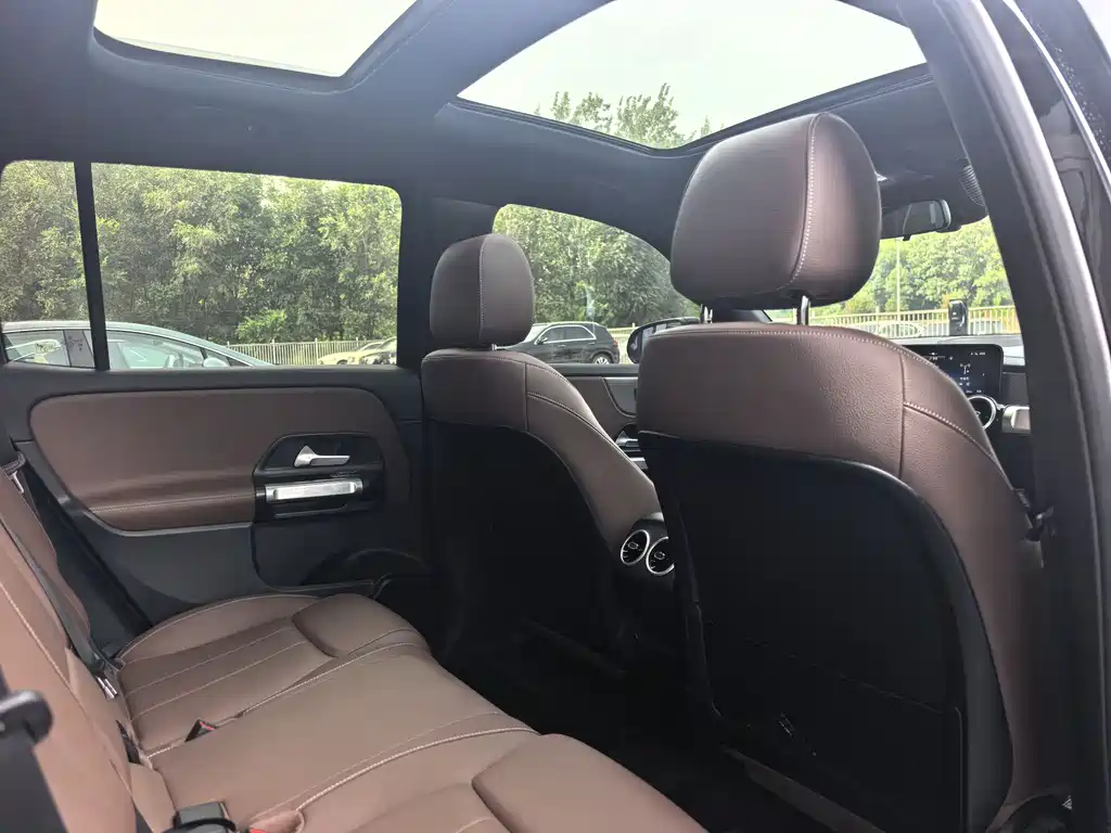 Mercedes-Benz GLB 2024
