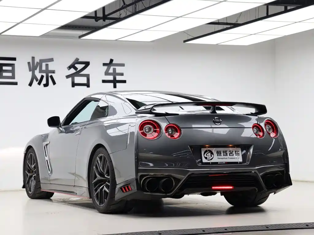 Nissan GT-R 2015 — фото 22