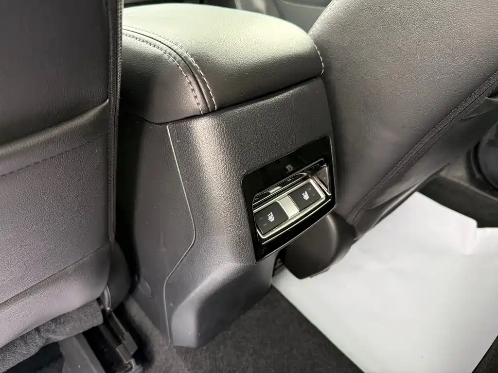 Subaru Forester 2017 — фото 7