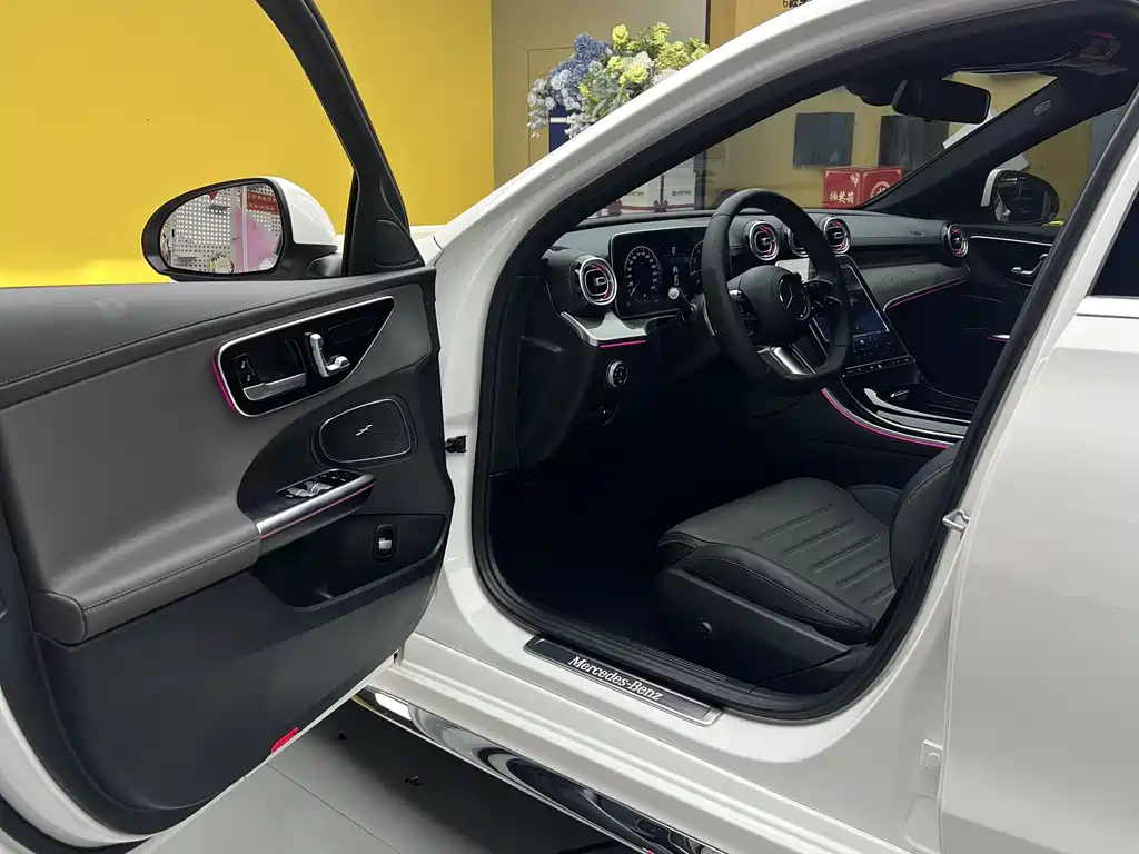 Mercedes-Benz C-Class 2023