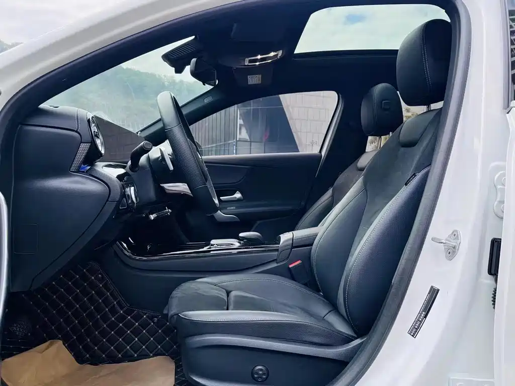 Mercedes-Benz A-Class 2023 — фото 7
