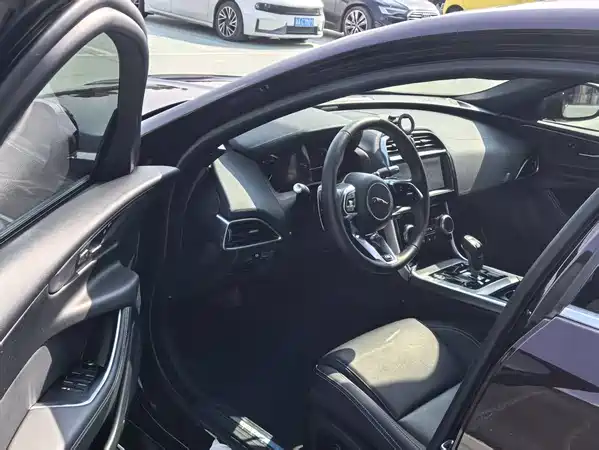 Jaguar XEL 2021