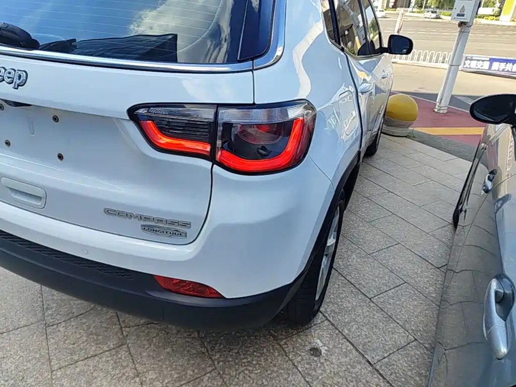 Jeep Compass 2019 — фото 8
