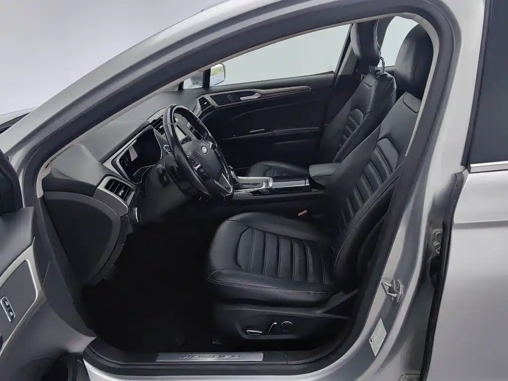 Ford Mondeo 2013 — фото 10