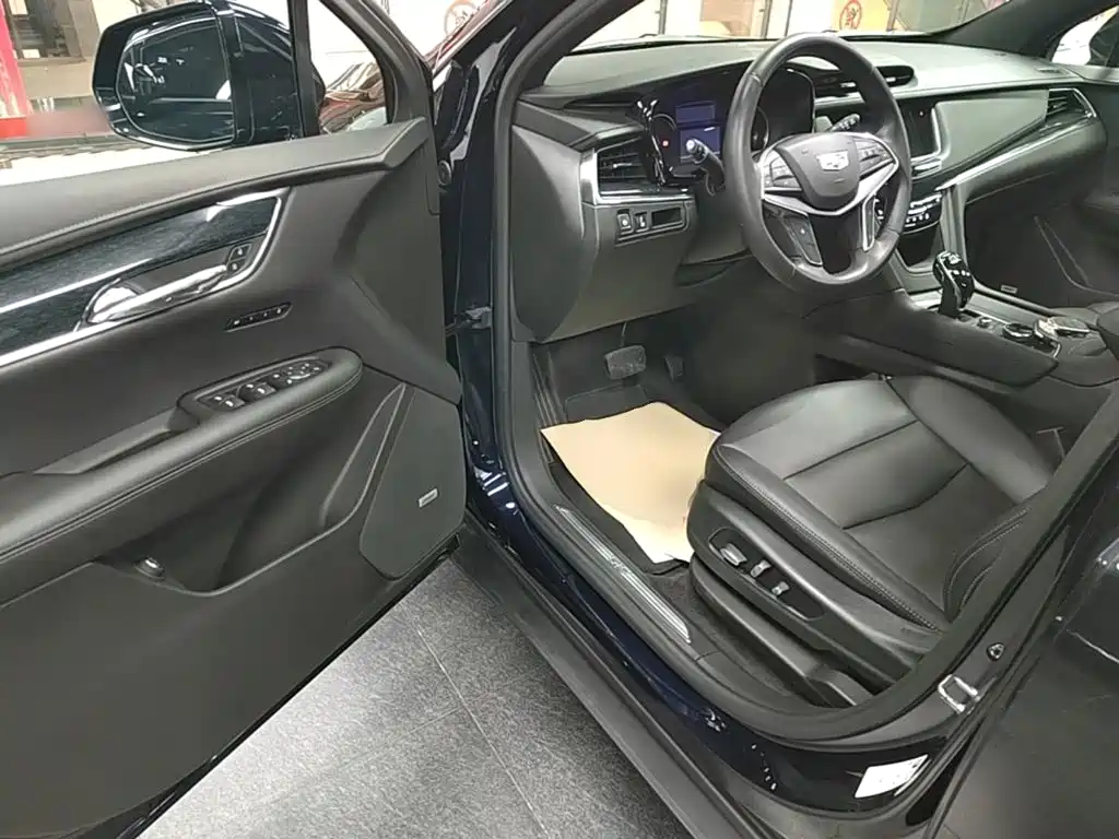 Cadillac XT5 2021 — фото 16