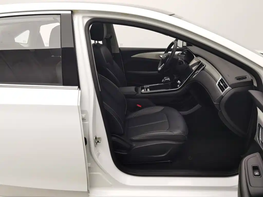 Roewe i6 MAX New Energy 2026 — фото 23
