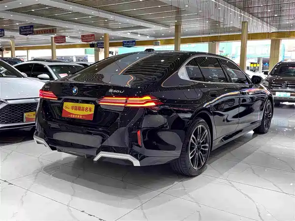 BMW 5 Series 2025