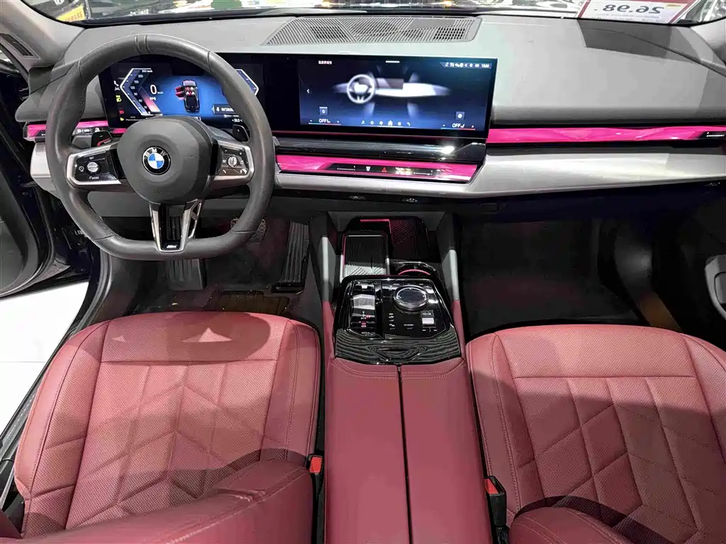 BMW 5 Series 2025 — фото 14