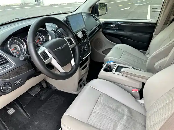 Chrysler Grand Voyager 2015
