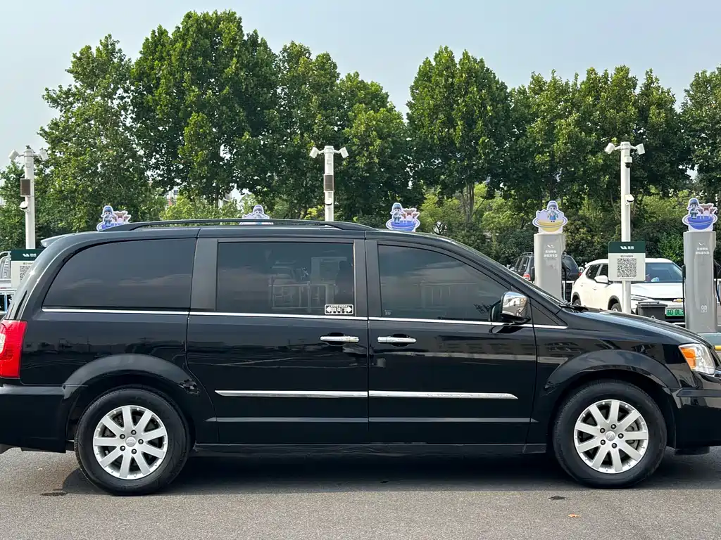 Chrysler Grand Voyager 2015 — фото 7