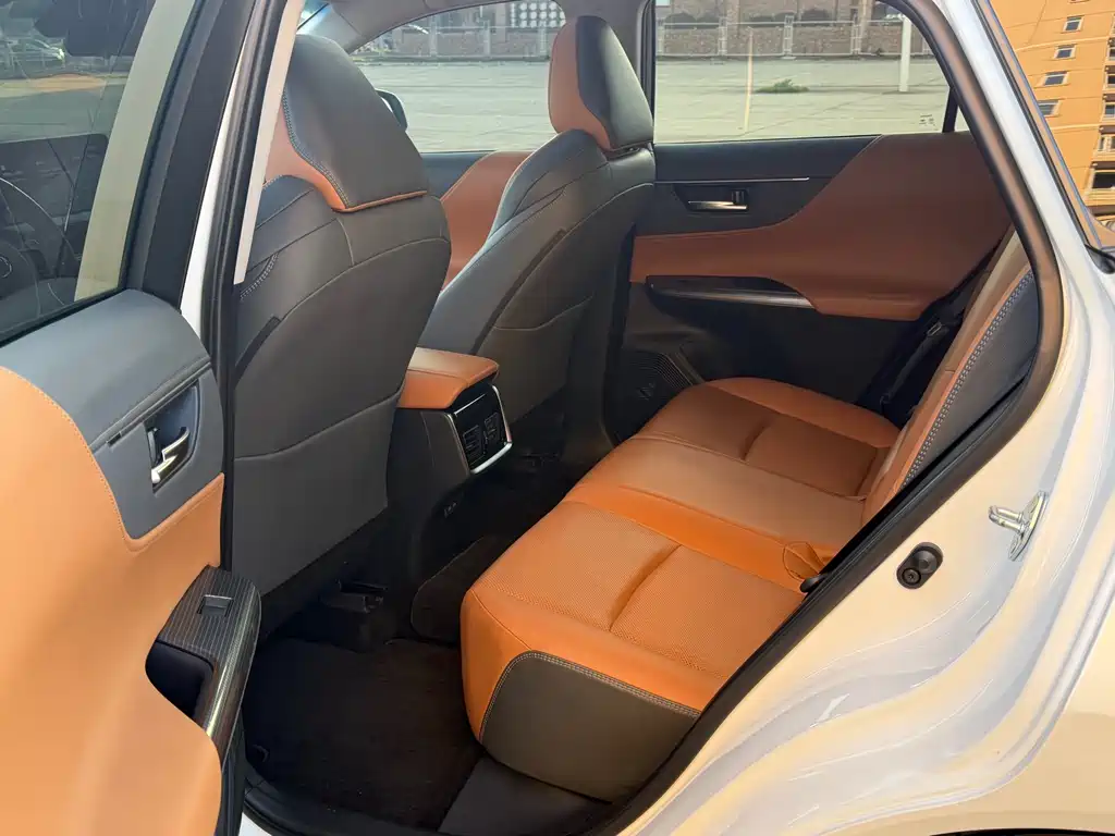 Toyota Venza 2022 — фото 14