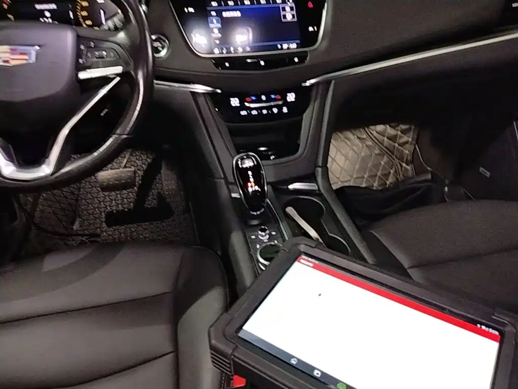 Cadillac XT6 2020 — фото 14