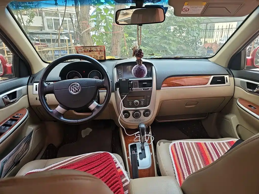 Buick Excelle 2015 — фото 13
