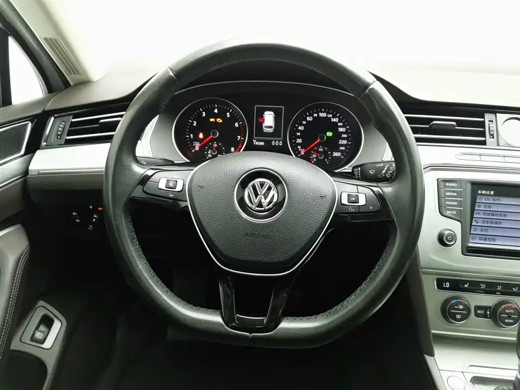 Volkswagen Viloran 2016 — фото 11