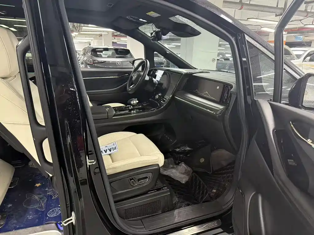 GAC Trumpchi M8 2022 — фото 10