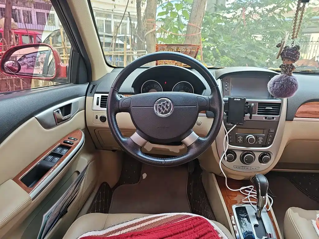 Buick Excelle 2015 — фото 3