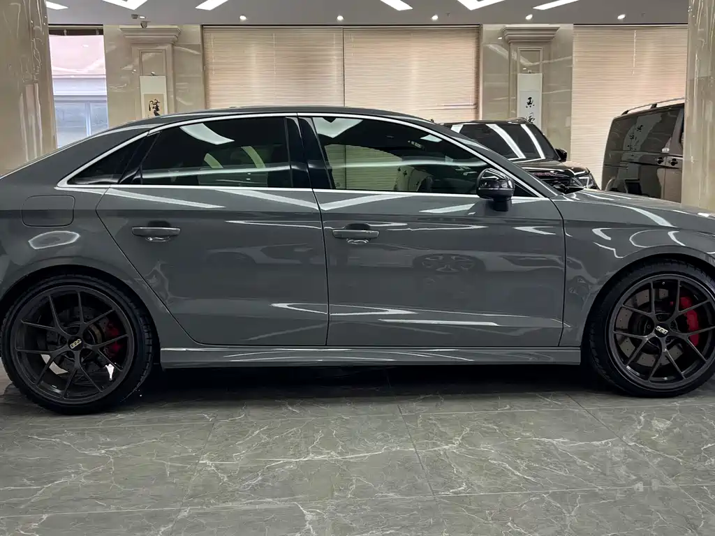 Audi RS 3 2018 — фото 4