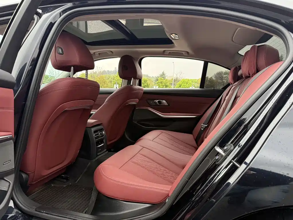 BMW 3 Series 2025