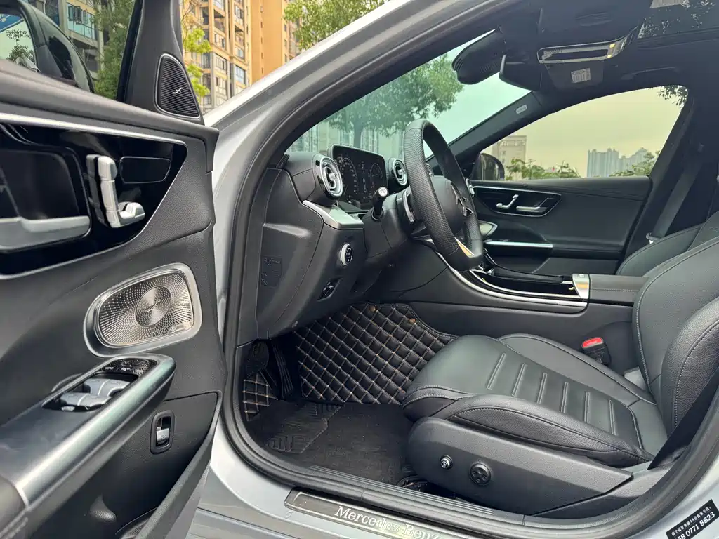 Mercedes-Benz C-Class 2023 — фото 11