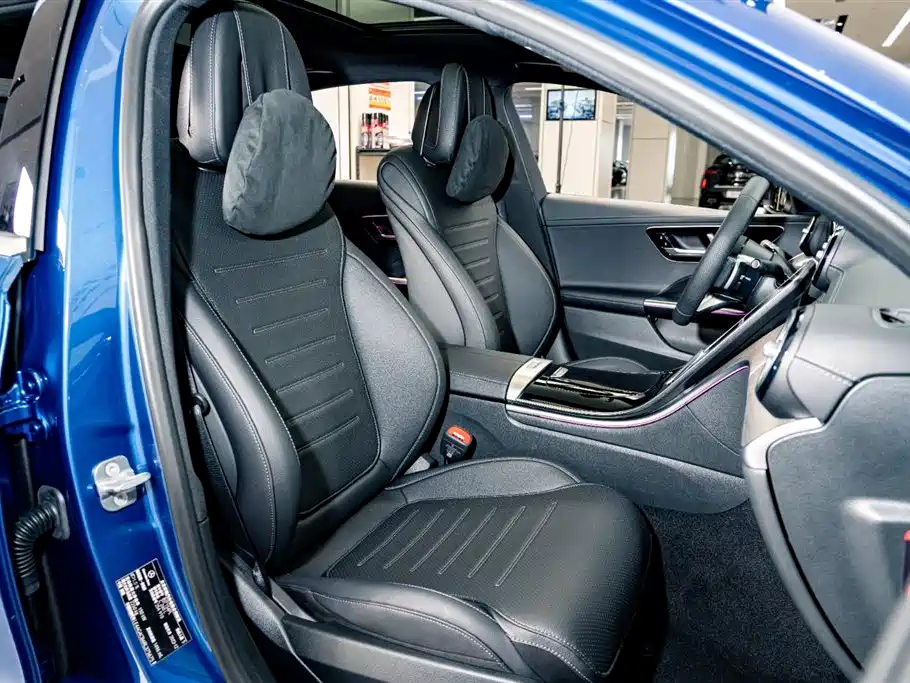 Mercedes-Benz C-Class 2023 — фото 16