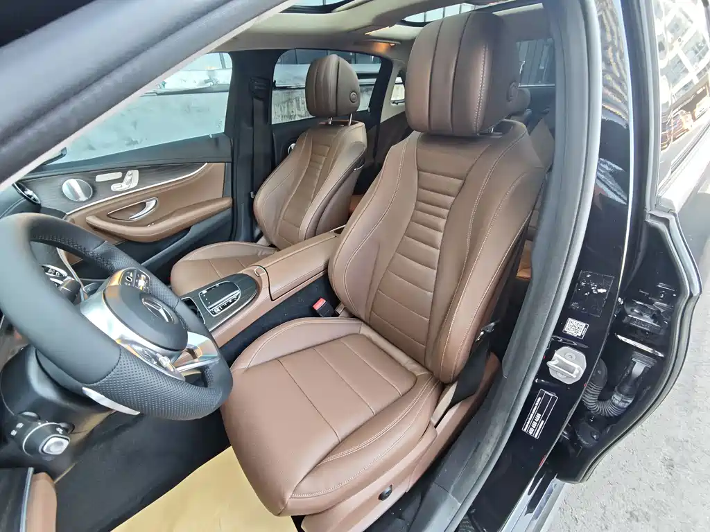 Mercedes-Benz E-Class 2020 — фото 18