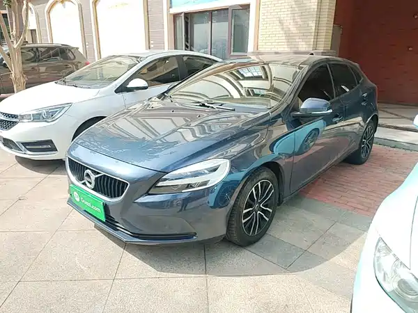Volvo V40 2018