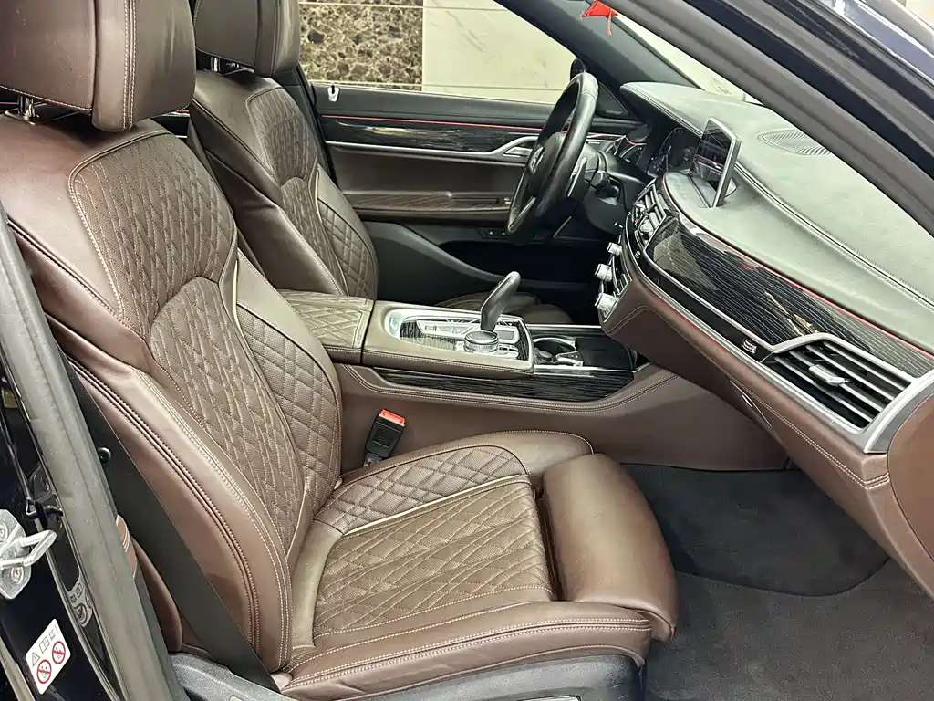 BMW 7 Series 2022 — фото 11