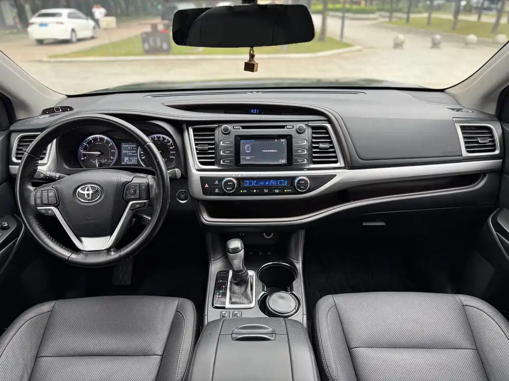 Toyota Highlander 2017 — фото 13