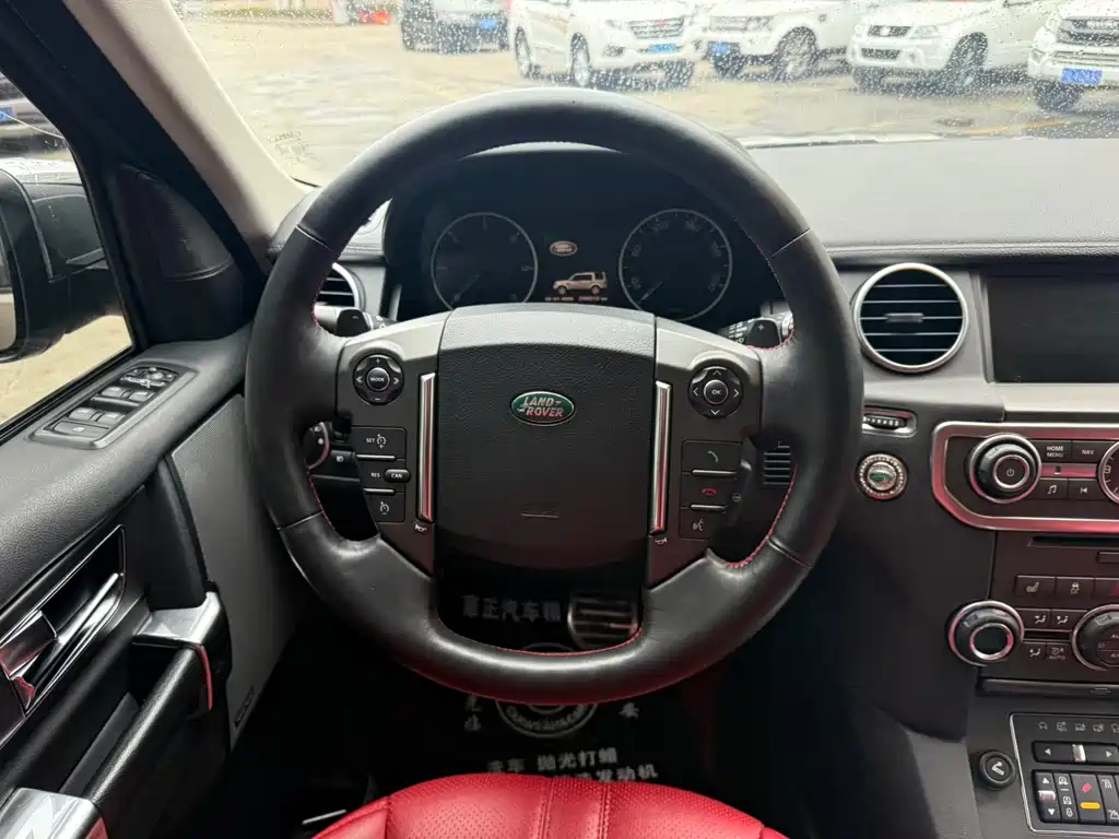 Land Rover Discovery 2013