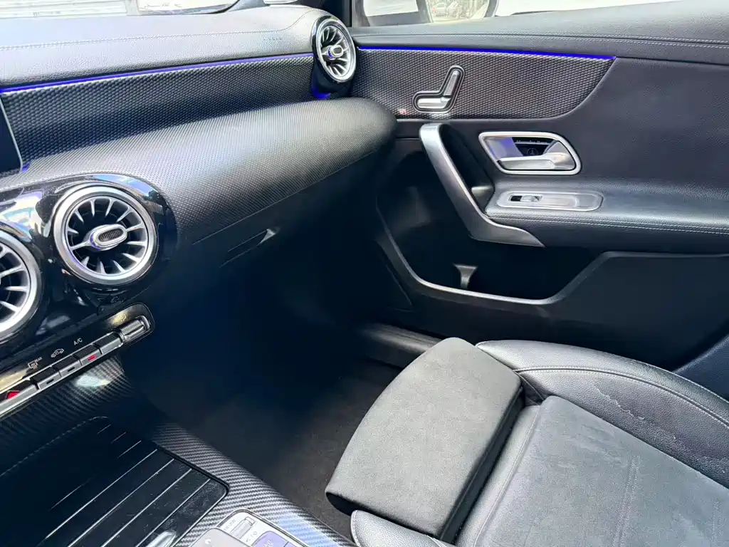 Mercedes-Benz A-Class 2020 — фото 23