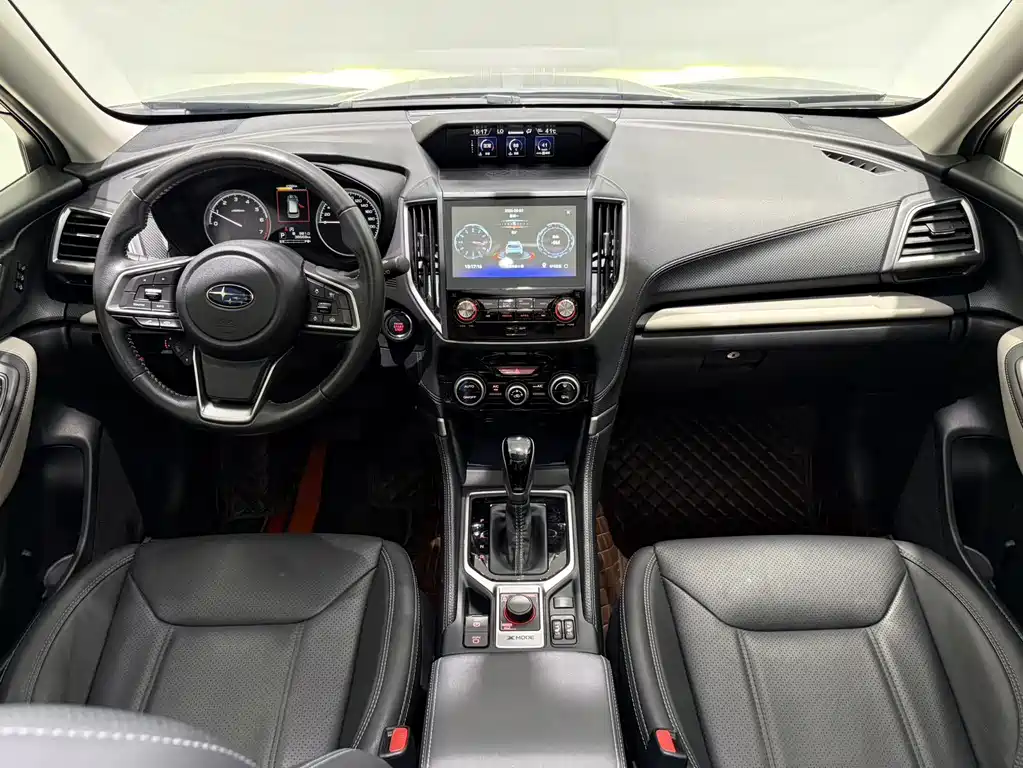 Subaru Forester 2023 — фото 9