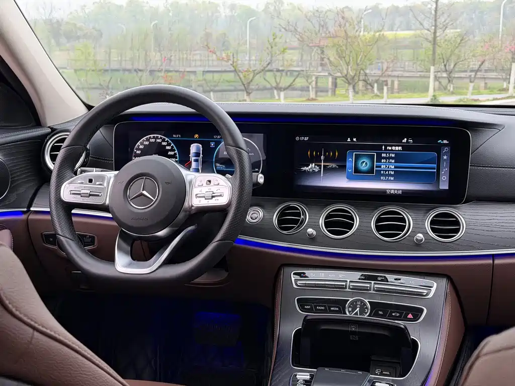 Mercedes-Benz E-Class 2020 — фото 12