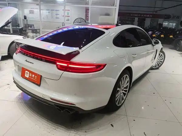 Porsche Panamera 2020