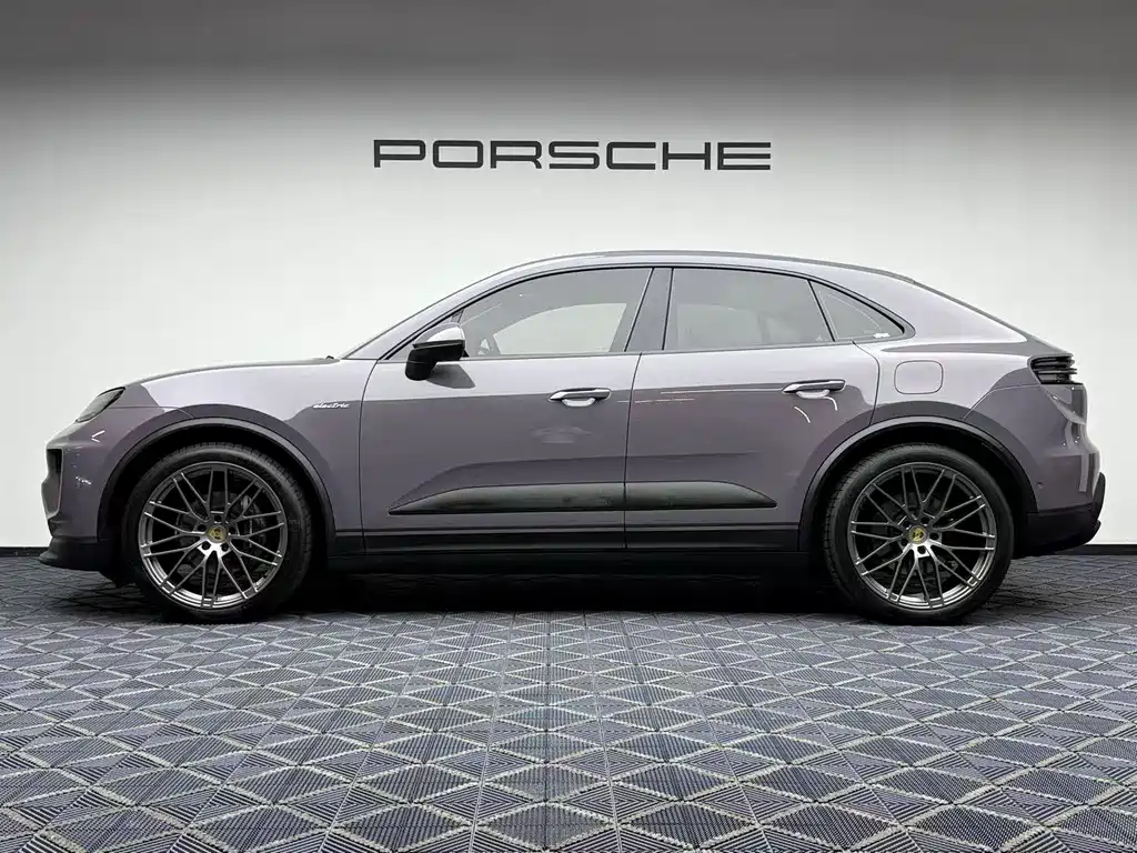 Porsche Macan New Energy 2025 — фото 6