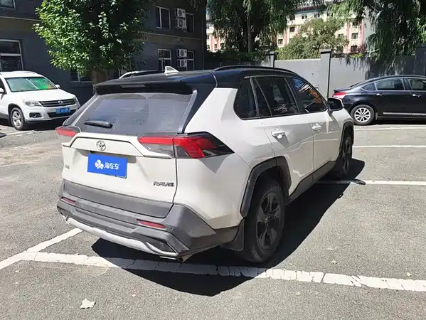 Toyota RAV4 2021