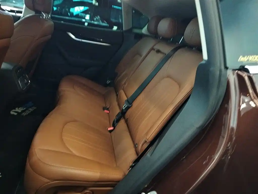 Maserati Levante 2017 — фото 17