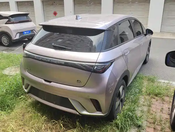 BYD Dolphin 2023
