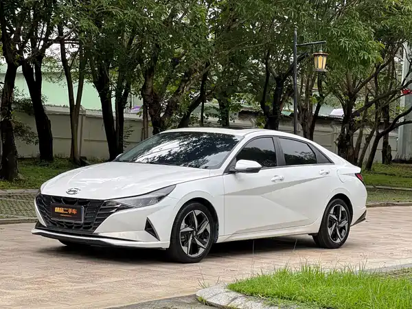 Hyundai Elantra 2021