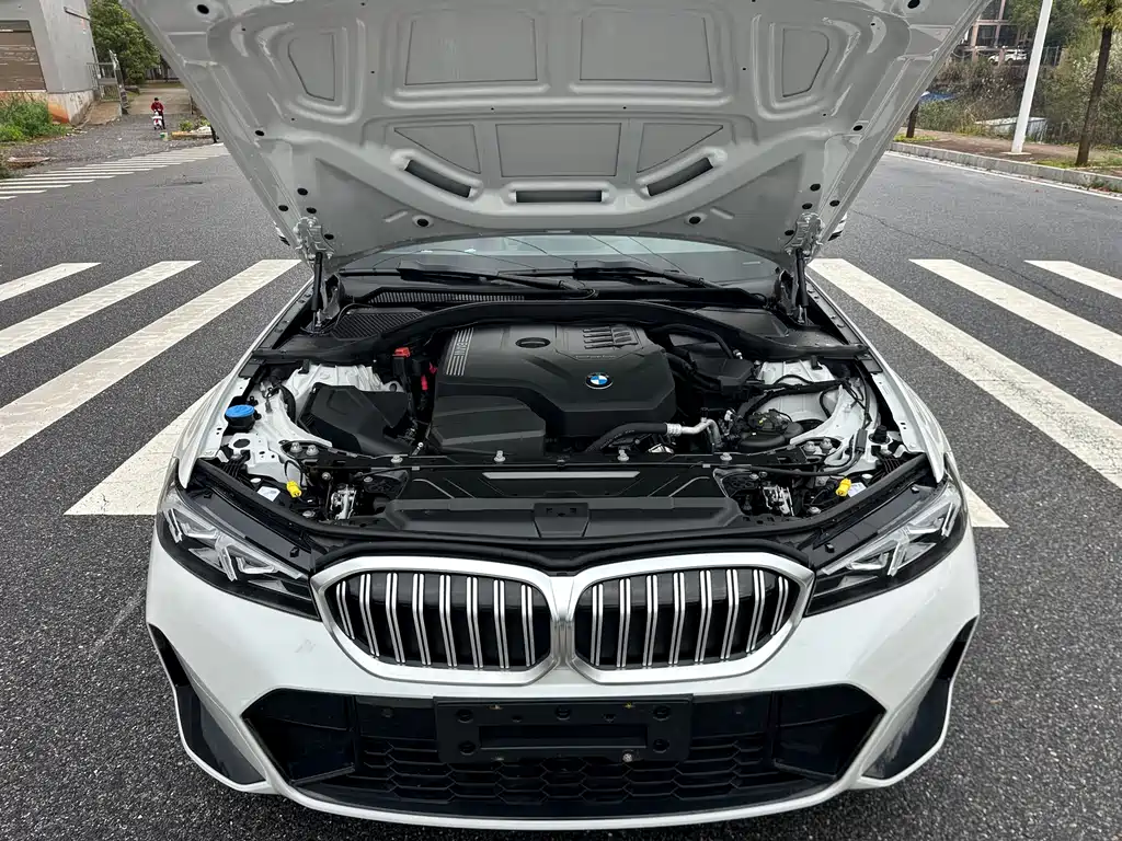BMW 3 Series 2024 — фото 15