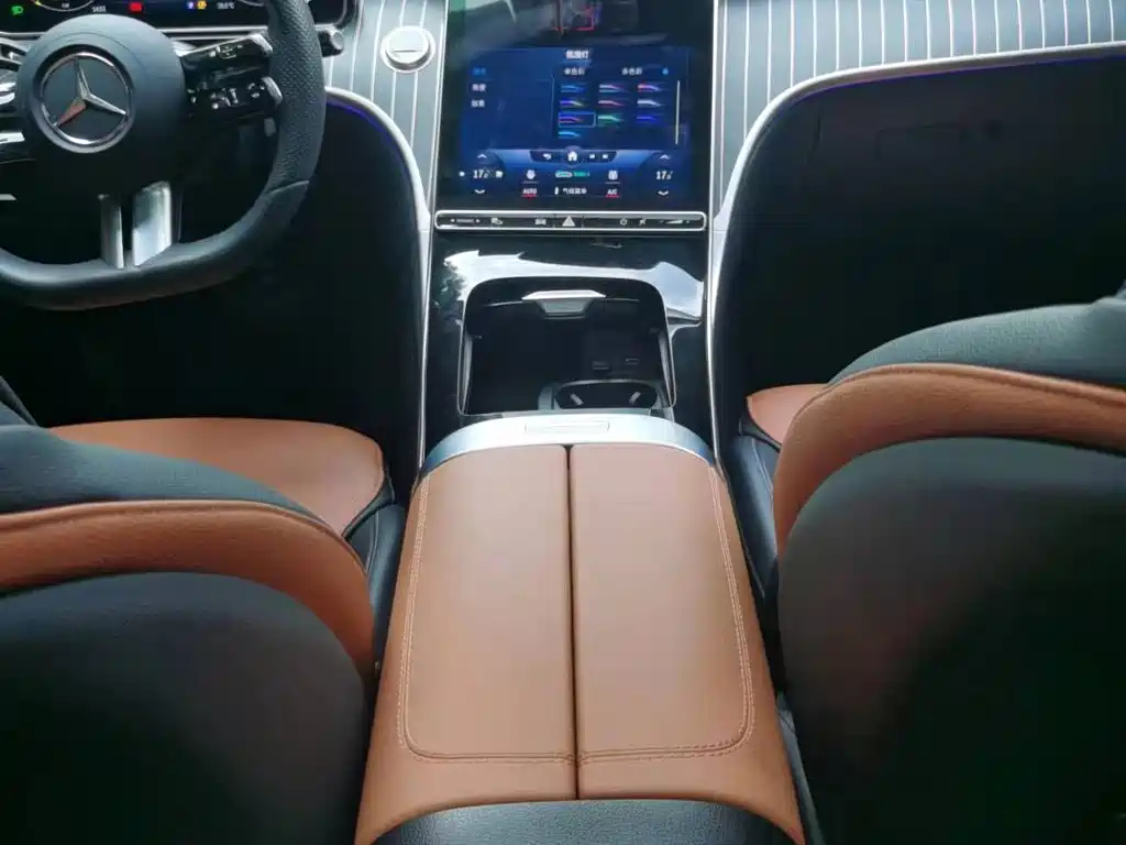 Mercedes-Benz C-Class 2023 — фото 13