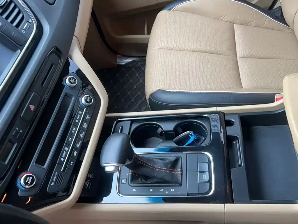 Kia Carnival 2017 — фото 14
