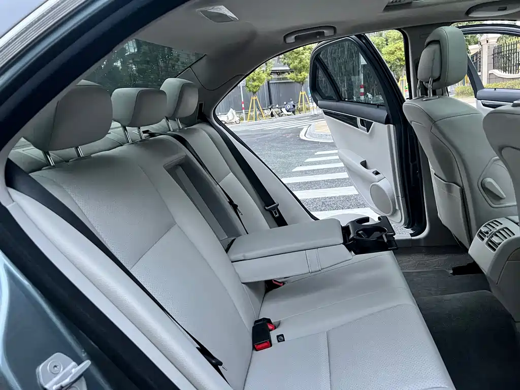Mercedes-Benz C-Class 2012 — фото 15