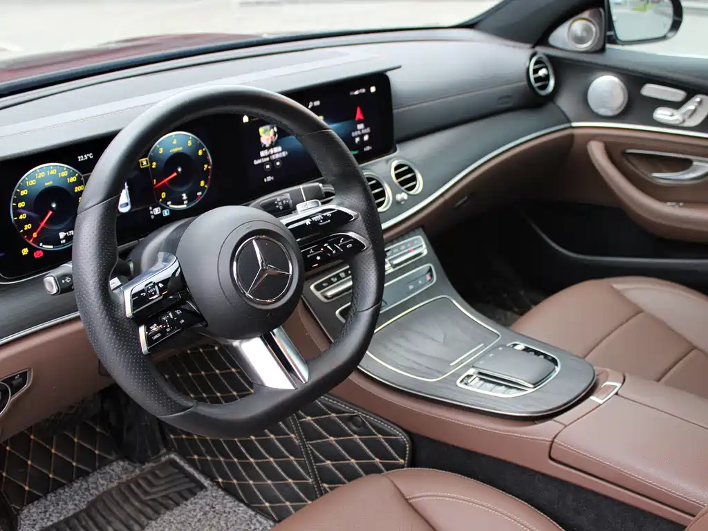 Mercedes-Benz E-Class 2022 — фото 7