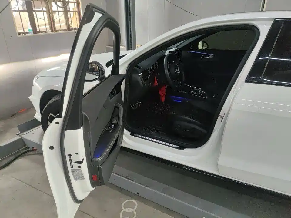 Audi A4L 2023