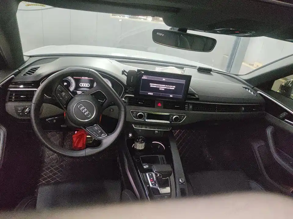 Audi A4L 2023