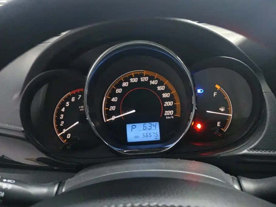 Toyota Yaris L 2020 — фото 14