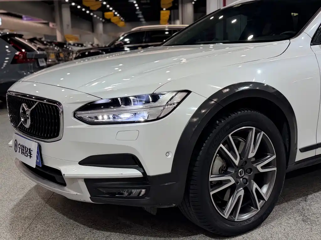Volvo V90 2018 — фото 12