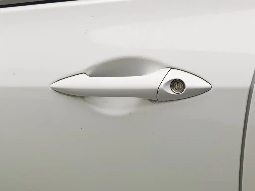 Changan Eado XT 2017 — фото 18