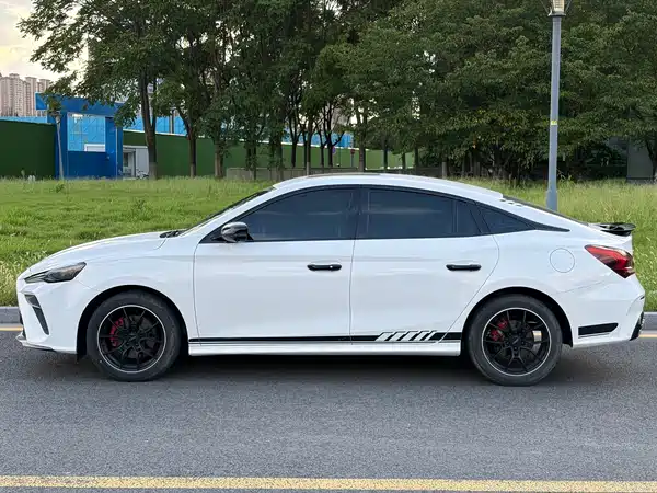 MG MG5 Scorpio 2022