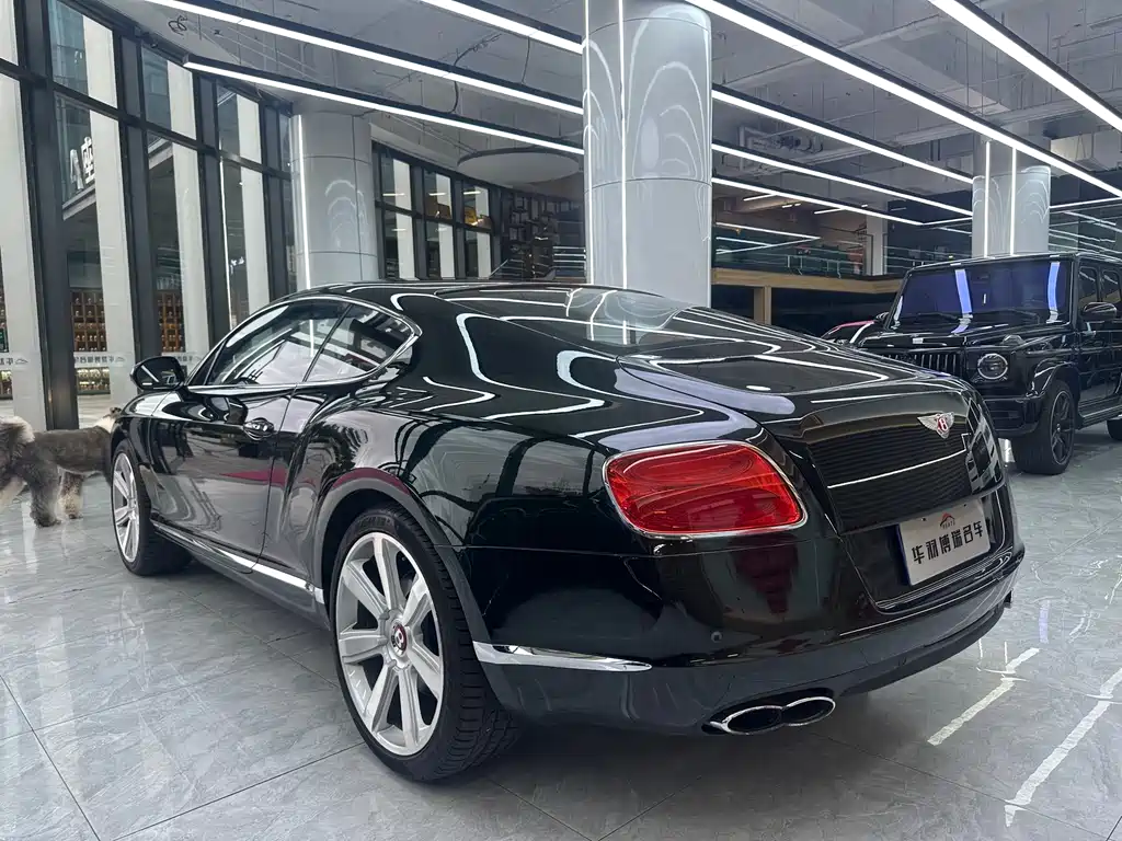 Bentley Continental 2016 — фото 14
